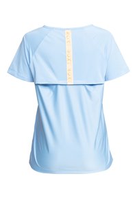  Lichtblauwe sport t-shirt met korte mouwen, voorzien van een gelaagd achterontwerp en een verticale logostrip in een contrasterende kleur. Glad textuur.