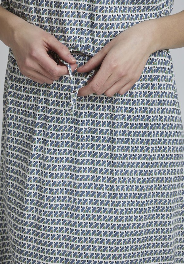 FRFEDOT - Day dress2