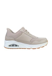 Scarpa sportiva beige con tomaia in mesh e sintetico, design con lacci, suola ammortizzata e suola in gomma con scanalature per la trazione.
