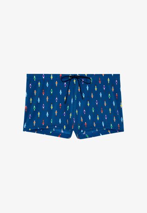 Shorts de bain bleu marine avec un motif multicolore de conducteurs de trottinettes et un cordon noir à la taille.