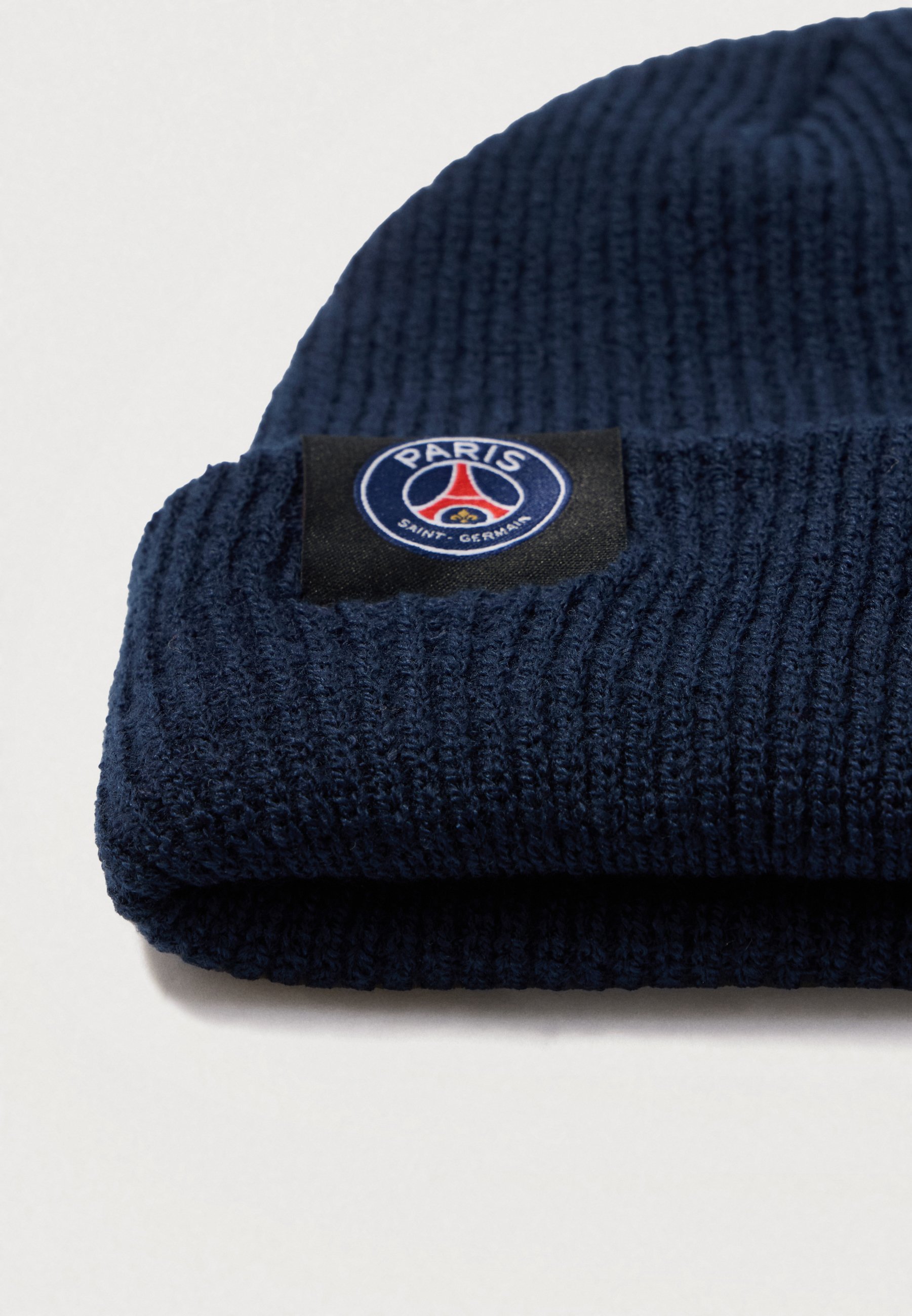 nike paris beanie