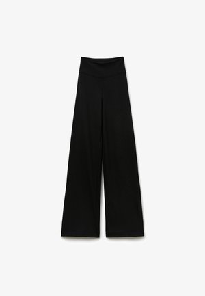 Sorte brede bukser med en høj, buet talje. Struktureret stof med en glat overflade. Ingen synlige mønstre eller udsmykninger.