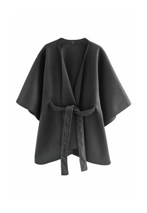 Schwarzer Wickelmantel aus weichem Stoff, mit weiten Ärmeln, einem vorderen Bindegürtel und einem minimalistischen Design ohne Verschlüsse oder Muster.