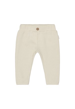 Zachte beige babybroek met dunne horizontale strepen, elastische tailleband en een kleine houten knoop aan de voorkant in het midden.