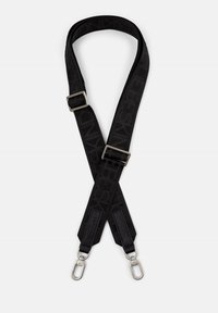 Musta kangashihna, jossa kohokuvioitu brändäys, säädettävä hopeinen metalliosat ja laukaisu-kiinnittimet kiinnitystä varten. Sileä pinta ja litteä muotoilu.