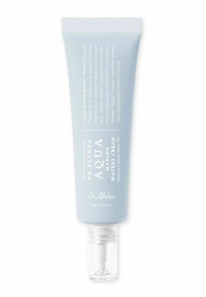 Tubo azzurro chiaro di Dr. Althea Aqua Marine Watery Cream con scritta bianca e dosatore a pompa trasparente.