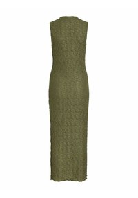 Robe midi sans manches, vert olive texturée, avec une silhouette ajustée et un ourlet légèrement dentelé.