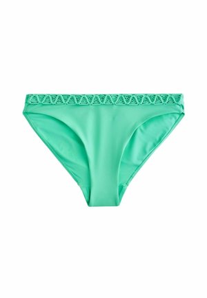 Chiloți de bikini verde mentă cu un detaliu texturat de talie împletită, așezați pe o suprafață albă.