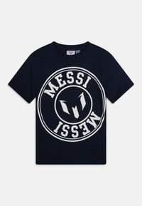 Marine bomulls t-skjorte med en rund grafikk med ordet "MESSI" og et stilisert logo i hvitt. Korte ermer og rund hals.