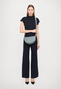 Lancel FAUBOURG HALFMOON - Torba preko tijela - sauge