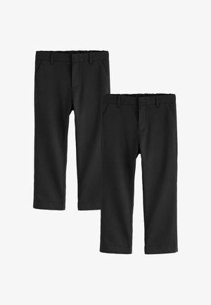 Zwei Paar schwarze, gekürzte Hosen mit Gürtelschlaufen und vorderen Taschen, nebeneinander auf weißem Hintergrund dargestellt.
