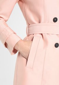 Esprit Collection Prochowiec