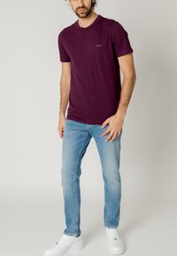 BOSS TEGOOD - T-shirt basic - violet