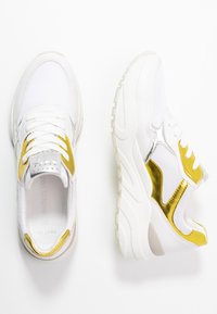 Marco Tozzi Sneaker low - white/yellow