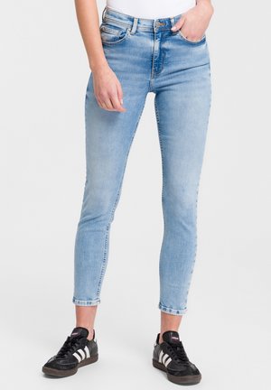 - Jeansy Skinny Fit