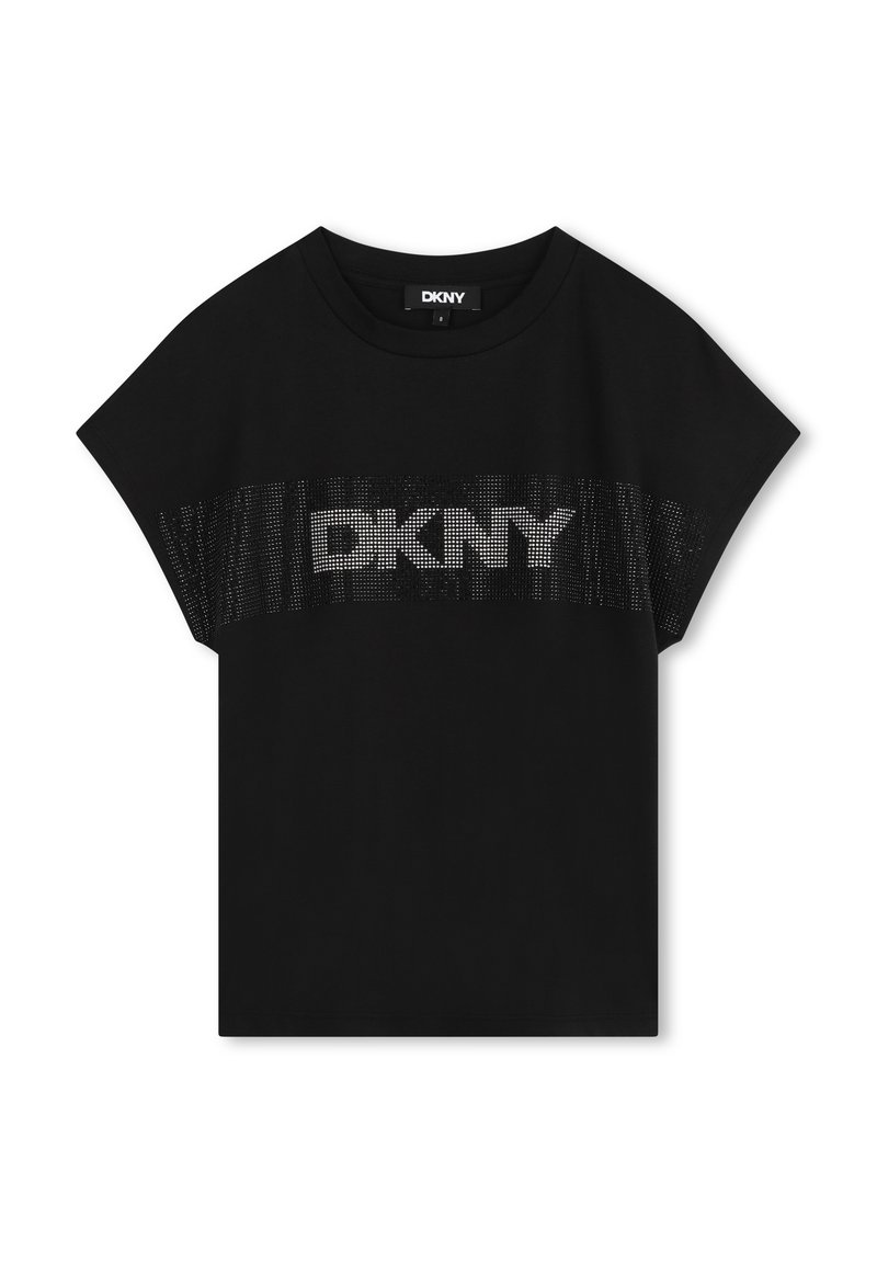 Camiseta de algodón negra con mangas cortas, que presenta un logotipo de DKNY brillante y texturizado en el pecho, en un diseño horizontal.
