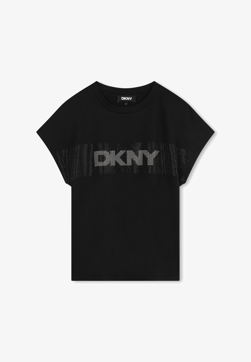 Camiseta de algodón negra con mangas cortas, que presenta un logotipo de DKNY brillante y texturizado en el pecho, en un diseño horizontal.