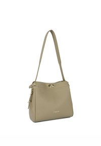 Beige leren handtas met een gestructureerd ontwerp, enkele schouderriem, gouden hardware accenten en een ritssluiting aan de bovenkant met een logodetail.