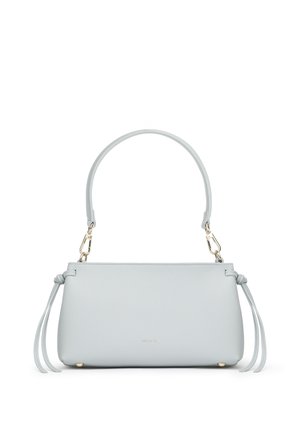 Borsa rettangolare grigio chiaro con manico singolo rimovibile, dettagli annodati ai lati e piccoli piedini dorati su sfondo bianco.