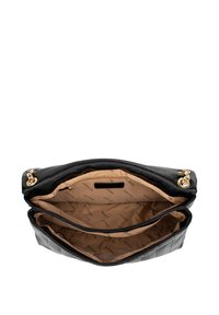 Borsa a tracolla nera in pelle con design trapuntato, accessori in oro e un interno caratterizzato da due scomparti e una fodera in tessuto con logo.
