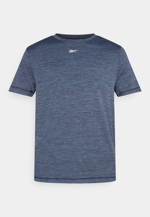 T-shirt à manches courtes de couleur bleu foncé avec un design texturé et chiné. Il a un col rond et un petit logo sur la poitrine.