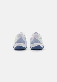ASICS BLADE - Kézilabdacipő - white/denim blue