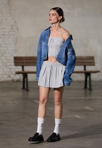Tommy Jeans - GIRL PLEATED SKIRT - Falda plisada - light grey Imagen en miniatura 1