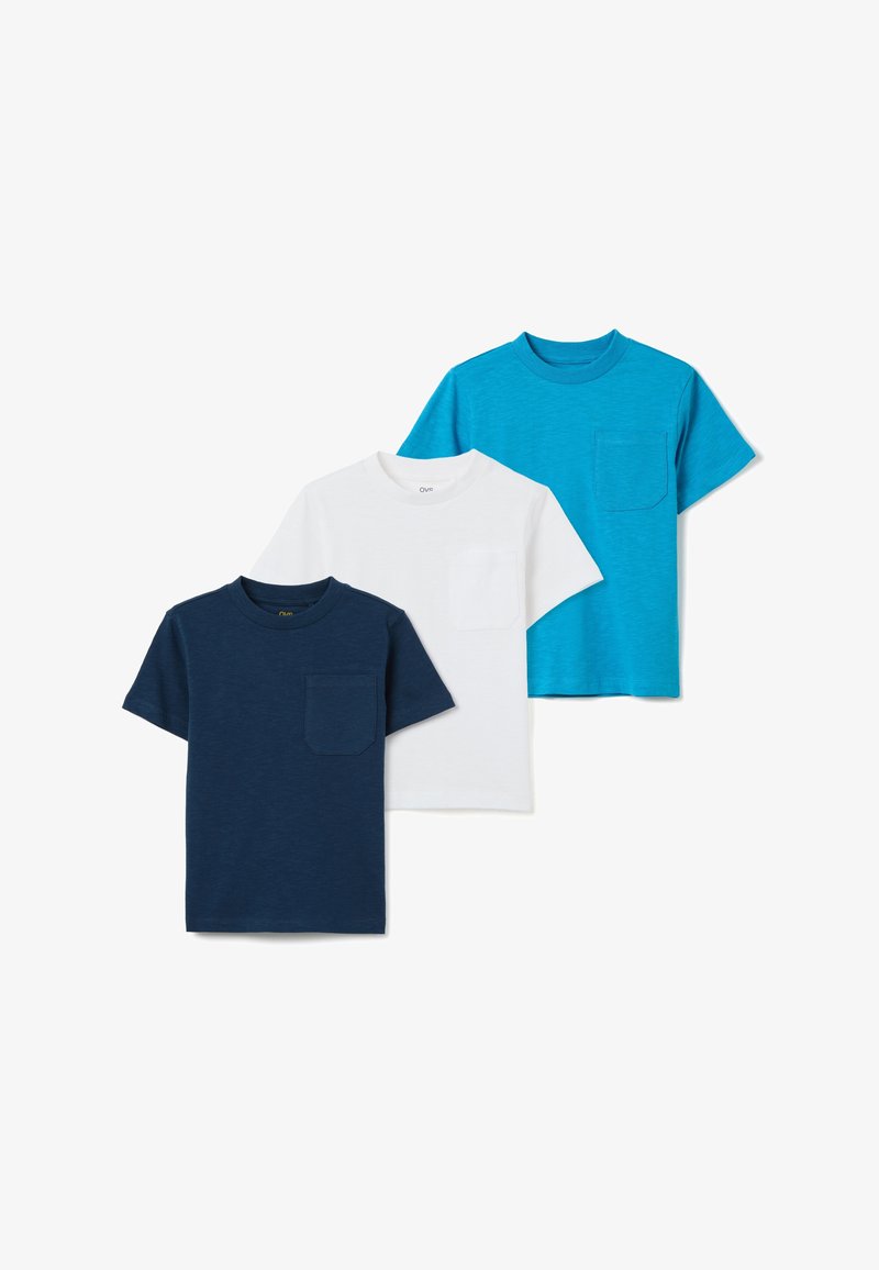 Tre t-shirt a maniche corte in navy, bianco e verde acqua. Presentano un collo a giro, una texture morbida e una tasca sul petto per ciascuna maglietta.