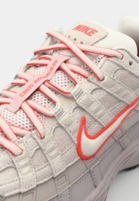 Nike Sportswear P 6000 PRM - Sneakers low - phantom/picante red/college grey/black