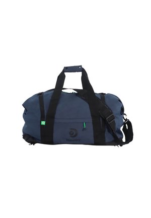 Bolso de lona navy con correas negras, detalles verdes y un bolsillo con cremallera. Cuenta con una correa de hombro y un logo en el lateral. Tejido duradero.