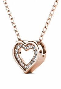 Collana con pendente a forma di cuore in oro rosa, con un centro cavo, ricoperto di strass trasparenti lungo i bordi, appesa a una catena.