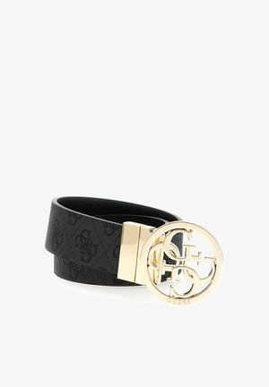 Czarny pasek o fakturze z pozłacaną okrągłą klamrą z wzorem liter oraz wygrawerowaną nazwą marki "GUESS". Prosty i elegancki design.