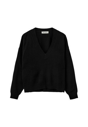 Zwarte gebreide trui met een V-hals, lange mouwen en een geribde zoom. Zachte textuur en een losse pasvorm, geschikt voor lagen.