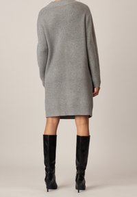 Apart Robe pull - mottled grey
