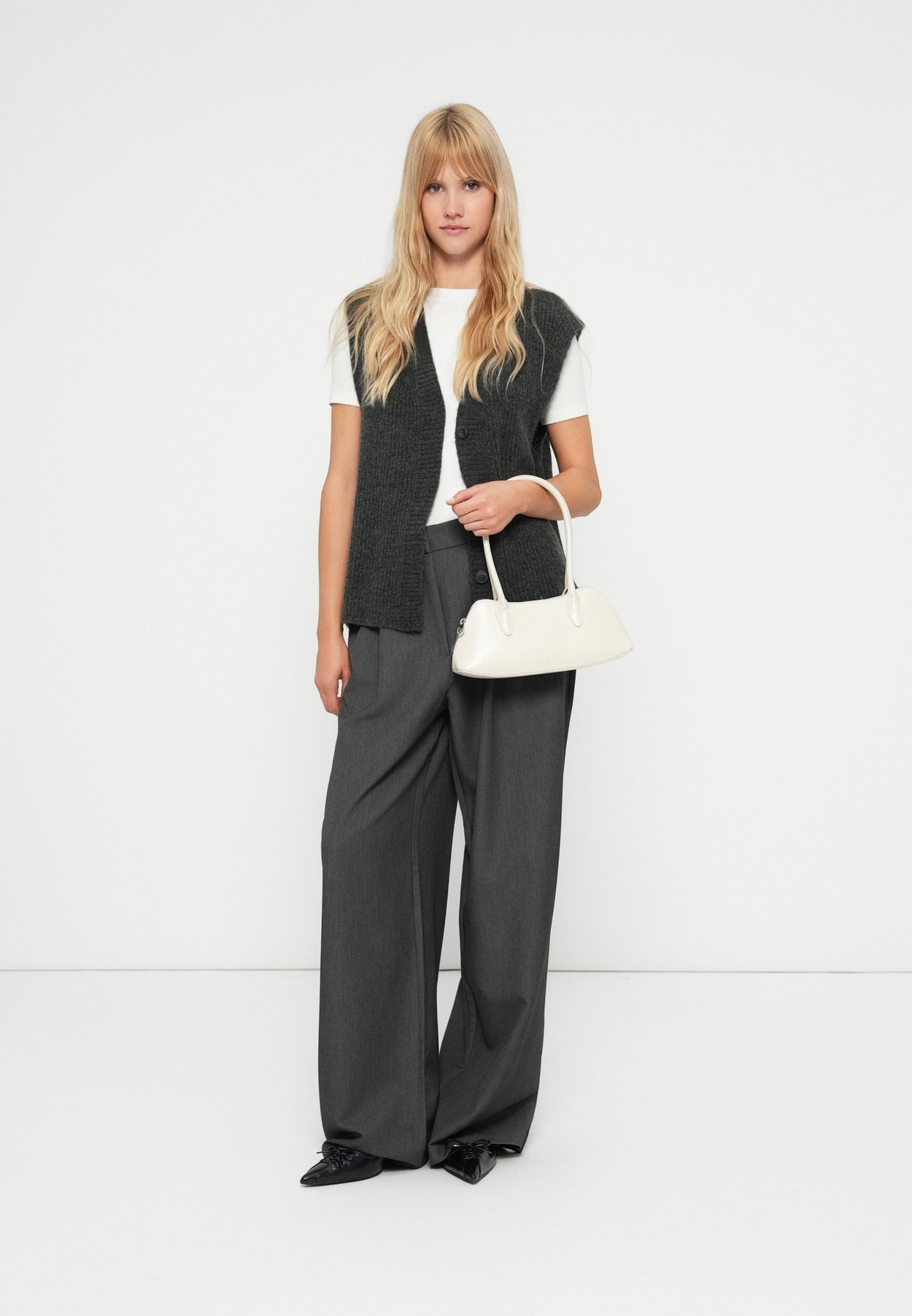 ONLHATTIE Straight Tapered Fit