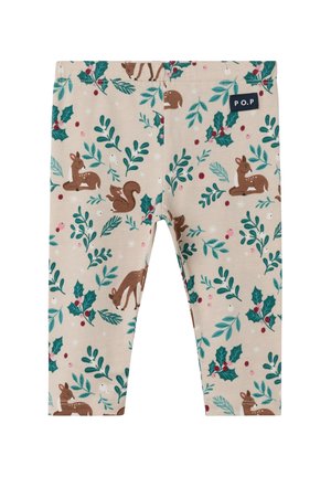 Beige peuterleggingen met groene hulstbladeren, rode bessen en bruine bosdieren, waaronder herten en eekhoorns, met een P.O.P logo patch.