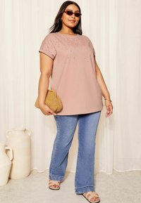 Curves Like These T-shirt print - pink