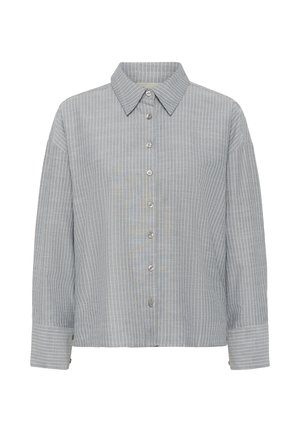 Chemise grise à manches longues avec des rayures blanches verticales, de larges poignets et un col pointu.