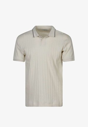 Polo à manches courtes couleur crème avec une texture verticale subtile et un petit col orné d'un détail de bordure foncée.