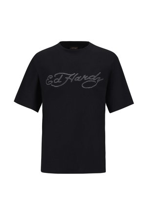 Czarna koszulka z krótkimi rękawami, z wyraźnym, srebrnym nadrukiem logo "Ed Hardy" na klatce piersiowej. Wykonana z miękkiego materiału.