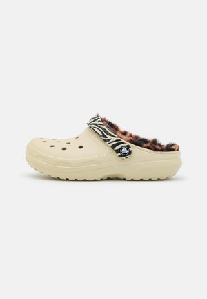 Crocs Klapki płaskie
