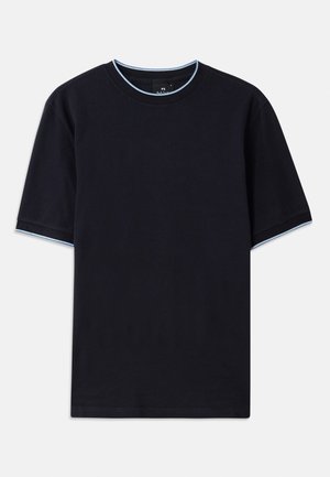 T-shirt à manches courtes bleu foncé avec un col rond, présentant un accent bleu clair au niveau du col et des manches. Fabriqué en tissu en coton doux.