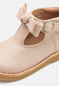 Petit Nord Copenhagen T BAR BOW UNISEX - Tépőzáras cipő - cream