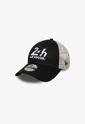 Black cap with 2h Le Mans embroidered logo in white. Features a patterned fabric on the side panels. Adjustable fit, curved visor.