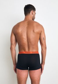 Puma MEN EVERYDAY TRUNKS 2 PACK - Uske bokserice - orange/black