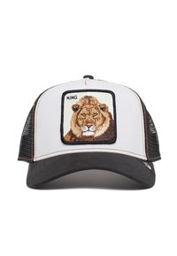 Gorra de béisbol en blanco y negro con lados de malla, que presenta un parche bordado de la cara de un león y la palabra "REY" encima.