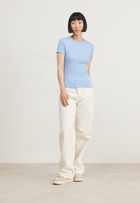 Tommy Jeans ESSENTIAL - Paprasti marškinėliai - moderate blue