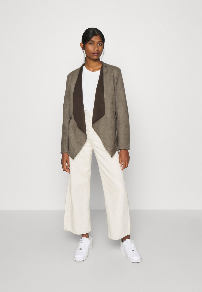 Vero Moda Vmfemi Leichte Jacke Bungee Cord Grau Zalando De