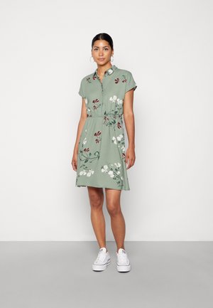 VMHALLIE TIE SHORT DRESS - Abito a camicia - laurel wreath/hallie