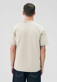 Next T-SHIRT. - T-shirt basic - putty contrast stitch